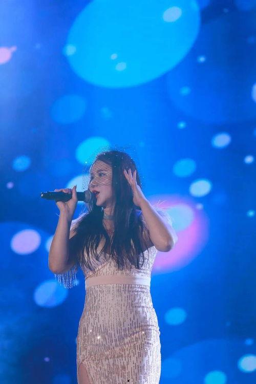 抖音跑车唱歌网红,驾驭速度与激情的旋律传奇