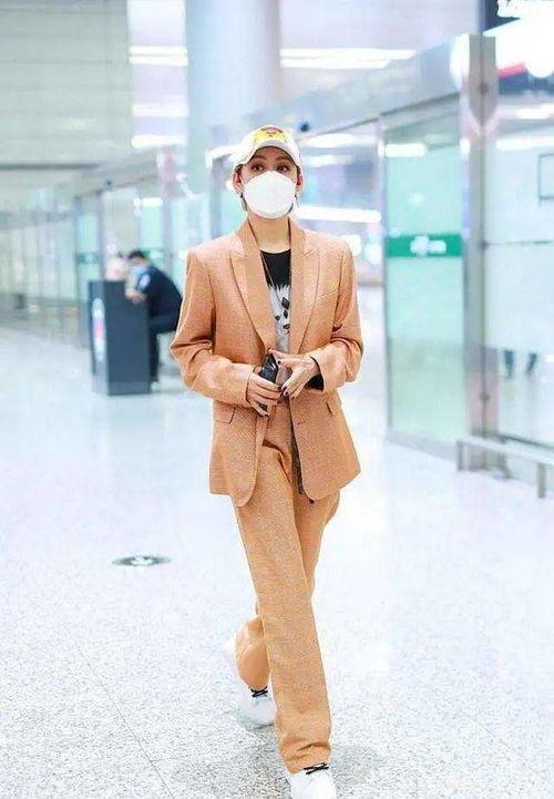 女明星服装搭配,女明星们的服装搭配艺术