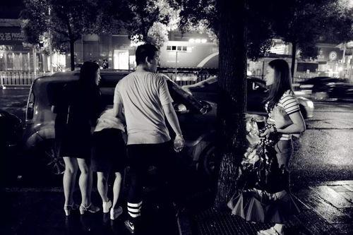 解放西吃瓜女孩,揭秘都市生活背后的八卦风云