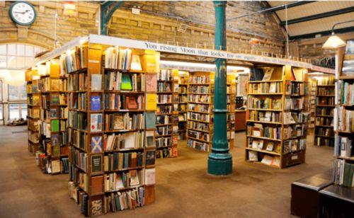 网红书店能买吗小说,探寻小说世界的奇幻之旅